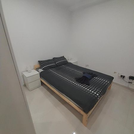 Modern 3Br Stylish Apartment With Large Balcony - Close To St Julians And St Georges Bay Is-Swieqi Extérieur photo